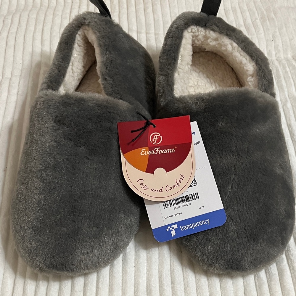 Women's Gray Cozy Slippers